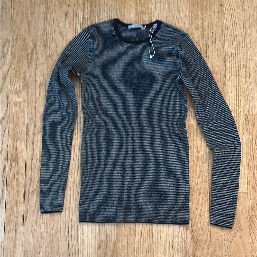 LAST CHANCE OFFER: Vince Heathered Gray Crew Neck Cashmere Sweater NWT